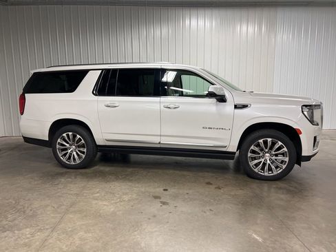 Certified 2022 GMC Yukon XL Denali w/ Advanced Technology Package image 2
