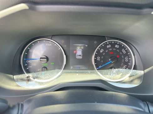 Used 2021 Toyota RAV4 XLE w/ Convenience Package AWD/4WD image 21