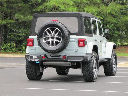Used 2024 Jeep Wrangler Unlimited w/ Convenience Group AWD/4WD image 9
