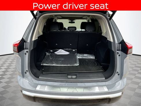 Used 2025 Nissan Rogue Platinum w/ Platinum Premium Package FWD image 28