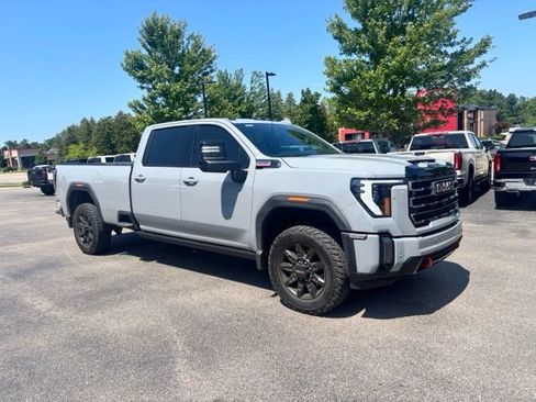 Used 2024 GMC Sierra 3500 AT4 w/ AT4 Premium Plus Package AWD/4WD image 4