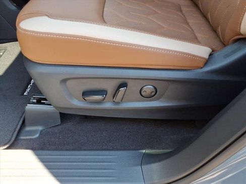 New 2026 Nissan Pathfinder Platinum AWD/4WD image 6