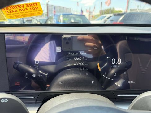 Certified 2024 Hyundai Kona Limited FWD image 27