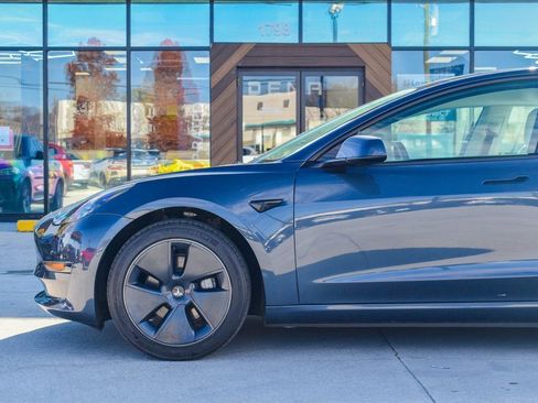 Used 2022 Tesla Model 3 Standard Range image 22