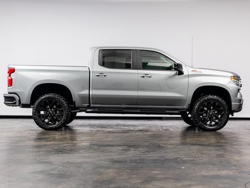 Used 2025 Chevrolet Silverado 1500 RST AWD/4WD image 21