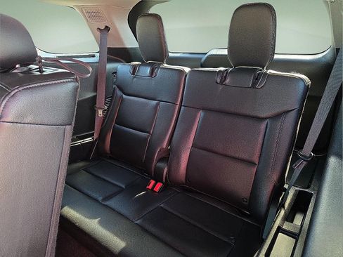 Used 2023 Ford Explorer Limited image 10