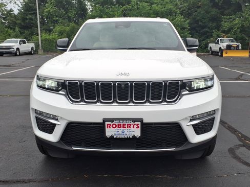 Certified 2023 Jeep Grand Cherokee Limited w/ Luxury Tech Group II AWD/4WD image 2