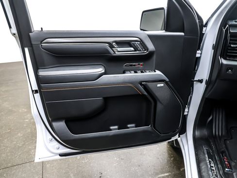 Used 2025 GMC Sierra 1500 AT4 image 21