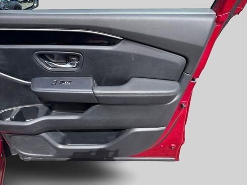 Certified 2025 Honda Pilot Touring image 21