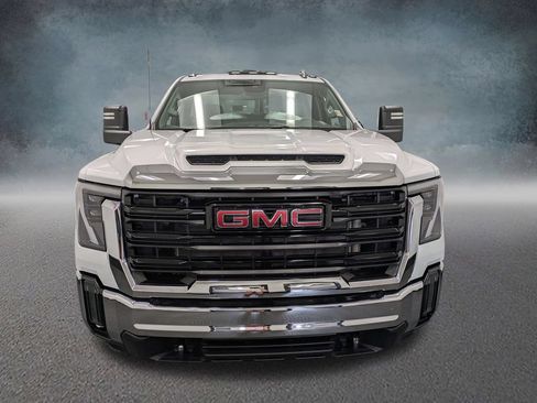 Used 2026 GMC Sierra 3500 Pro w/ Convenience Package AWD/4WD image 2