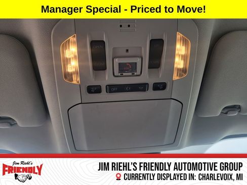 Used 2020 Toyota Highlander XLE AWD/4WD image 32