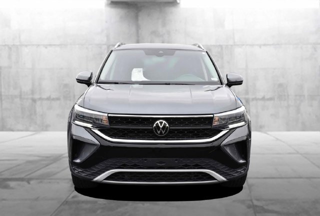Used 2023 Volkswagen Taos SE FWD image 4