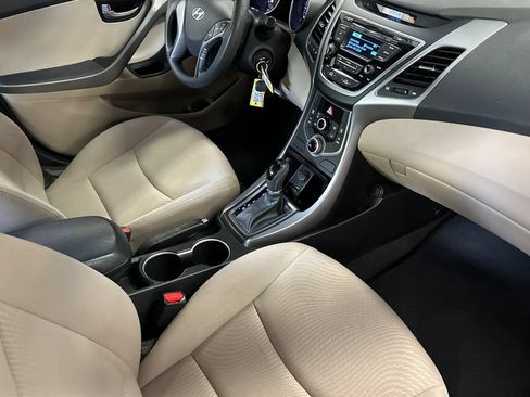 Used 2016 Hyundai Elantra SE FWD image 15