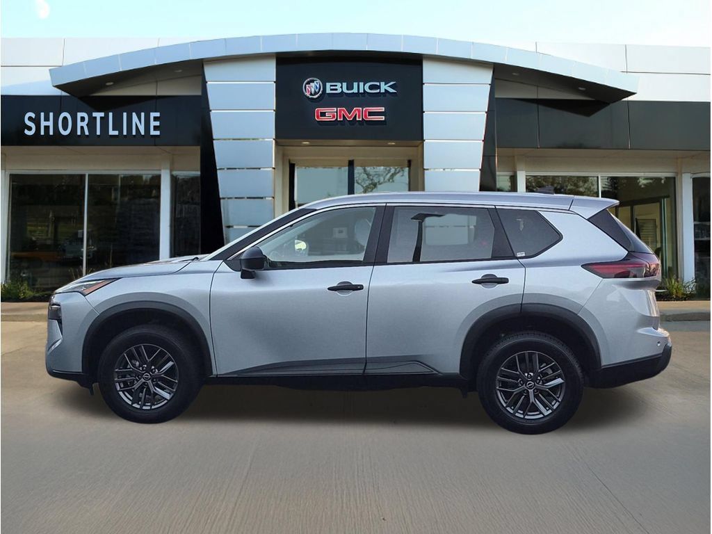 Used 2024 Nissan Rogue S AWD/4WD image 6