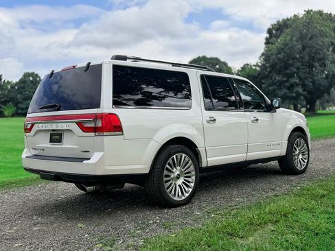 Used 2015 Lincoln Navigator L 4WD w/ Equipment Group 101A Reserve image 14