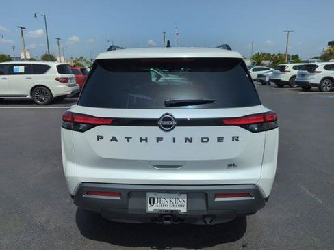 Certified 2026 Nissan Pathfinder SL w/ SL Premium Package FWD image 7