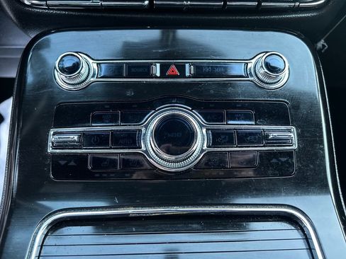 Used 2022 Lincoln Nautilus Reserve image 19