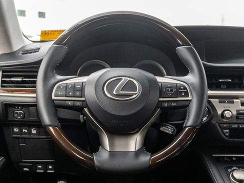 Used 2017 Lexus ES 350 w/ Luxury Package image 14