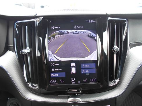 Used 2020 Volvo XC60 T6 R-Design w/ Protection Package Premier image 13