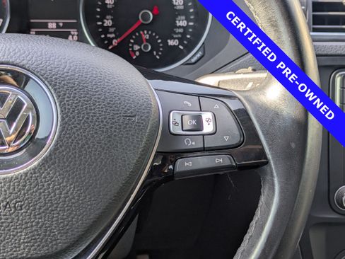 Used 2017 Volkswagen Jetta SE FWD image 24