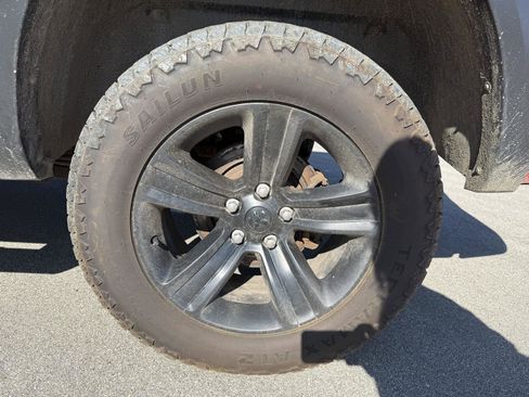Used 2022 RAM 1500 Classic Warlock AWD/4WD image 16