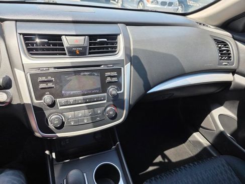 Used 2018 Nissan Altima 2.5 S w/ S Convenience Package FWD image 16