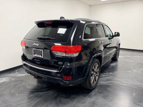 Used 2017 Jeep Grand Cherokee Overland w/ Jeep Active Safety Group AWD/4WD image 6