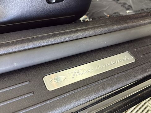 Used 2003 Ford Thunderbird image 31