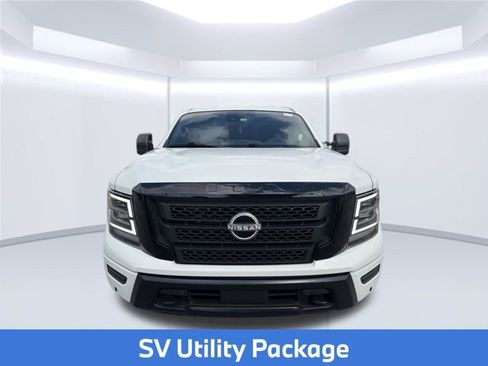 Used 2024 Nissan Titan SV RWD image 2
