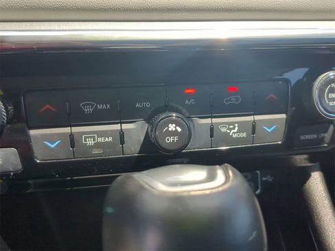 Used 2022 Jeep Compass Limited image 20