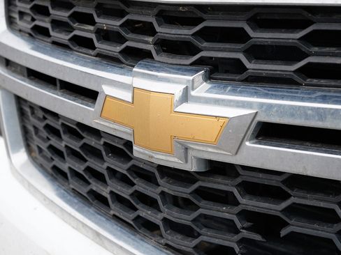 Used 2019 Chevrolet Tahoe LT image 3