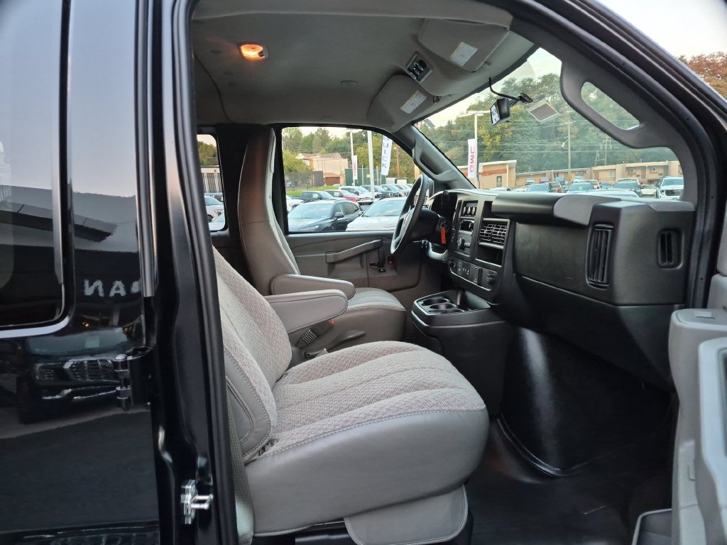 New 2026 GMC Savana 2500 LS RWD image 31