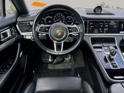 Used 2019 Porsche Panamera 4 image 5