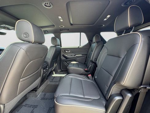 Used 2023 Chevrolet Traverse Premier AWD/4WD image 11
