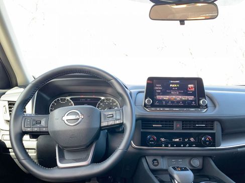 Used 2025 Nissan Rogue SV image 35