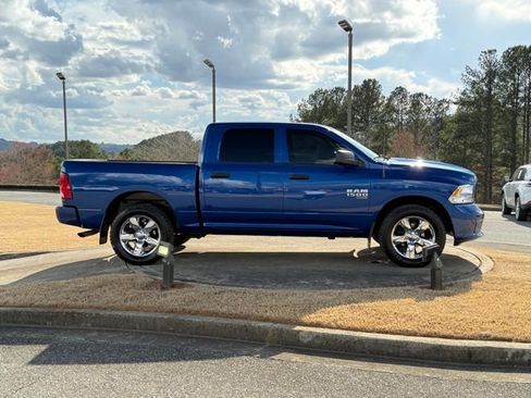Used 2019 RAM 1500 Express w/ Express Value Package AWD/4WD image 7