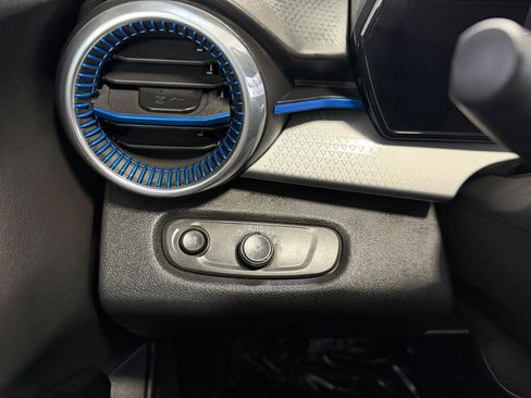 Used 2026 Chevrolet Trax LT image 34