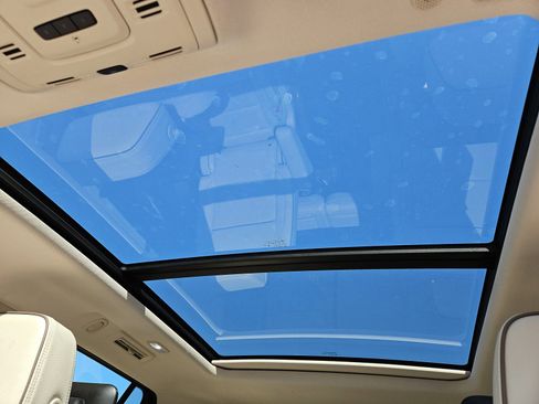 Used 2023 GMC Yukon Denali w/ Advanced Technology Package image 9