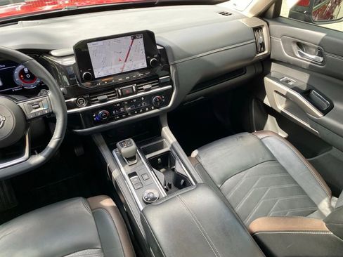 Used 2024 Nissan Pathfinder Platinum w/ Cargo Package AWD/4WD image 25