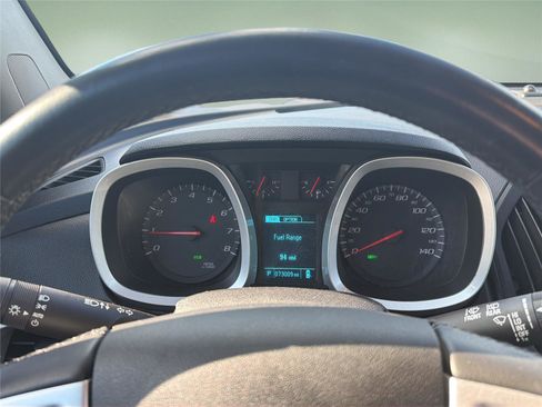 Used 2017 Chevrolet Equinox LT w/ Convenience Package image 12