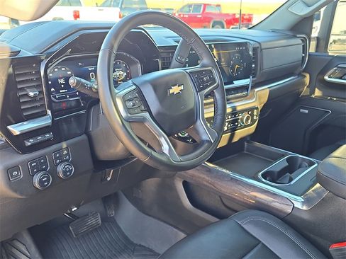 Used 2024 Chevrolet Silverado 2500 LTZ image 16