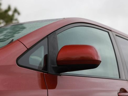 Used 2012 Toyota Sienna XLE image 39