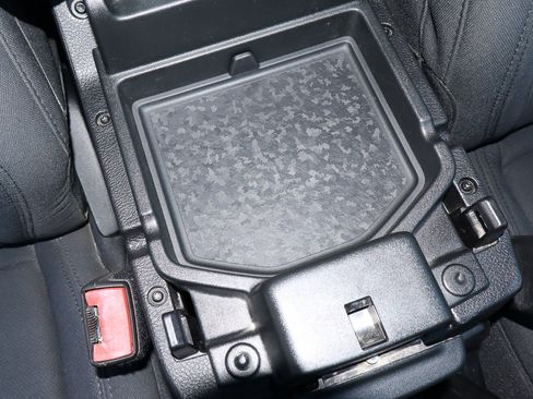 Used 2021 Jeep Wrangler Sport image 25