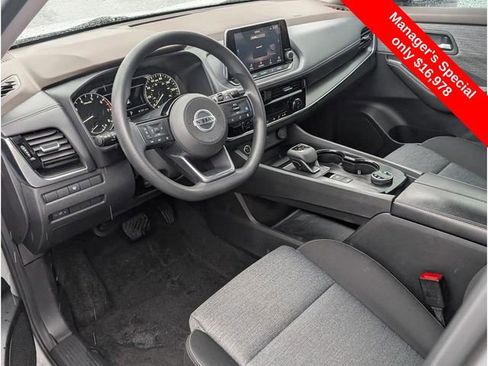 Used 2021 Nissan Rogue SV image 12