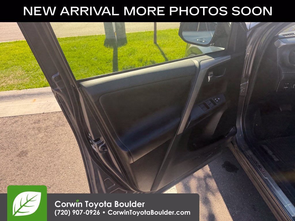 Used 2016 Toyota RAV4 XLE w/ Convenience Package AWD/4WD image 11