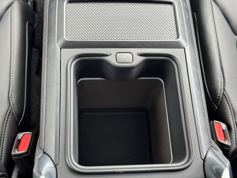 New 2025 Land Rover Range Rover SE image 19