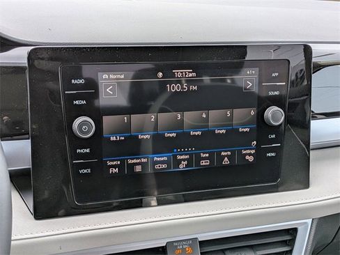 New 2026 Volkswagen Taos SE image 19