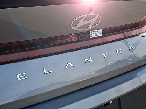 Certified 2025 Hyundai Elantra Sport image 30