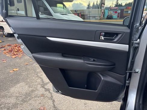 Used 2013 Subaru Outback 2.5i Premium w/ All-Weather Pkg image 16