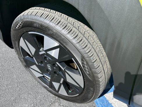 Certified 2024 Hyundai Kona SEL image 9